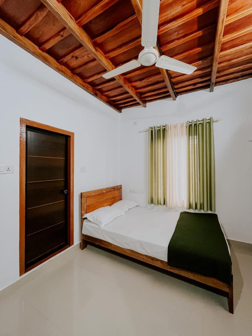 Palkulam Heights Villa Kumudi Eksteriør bilde