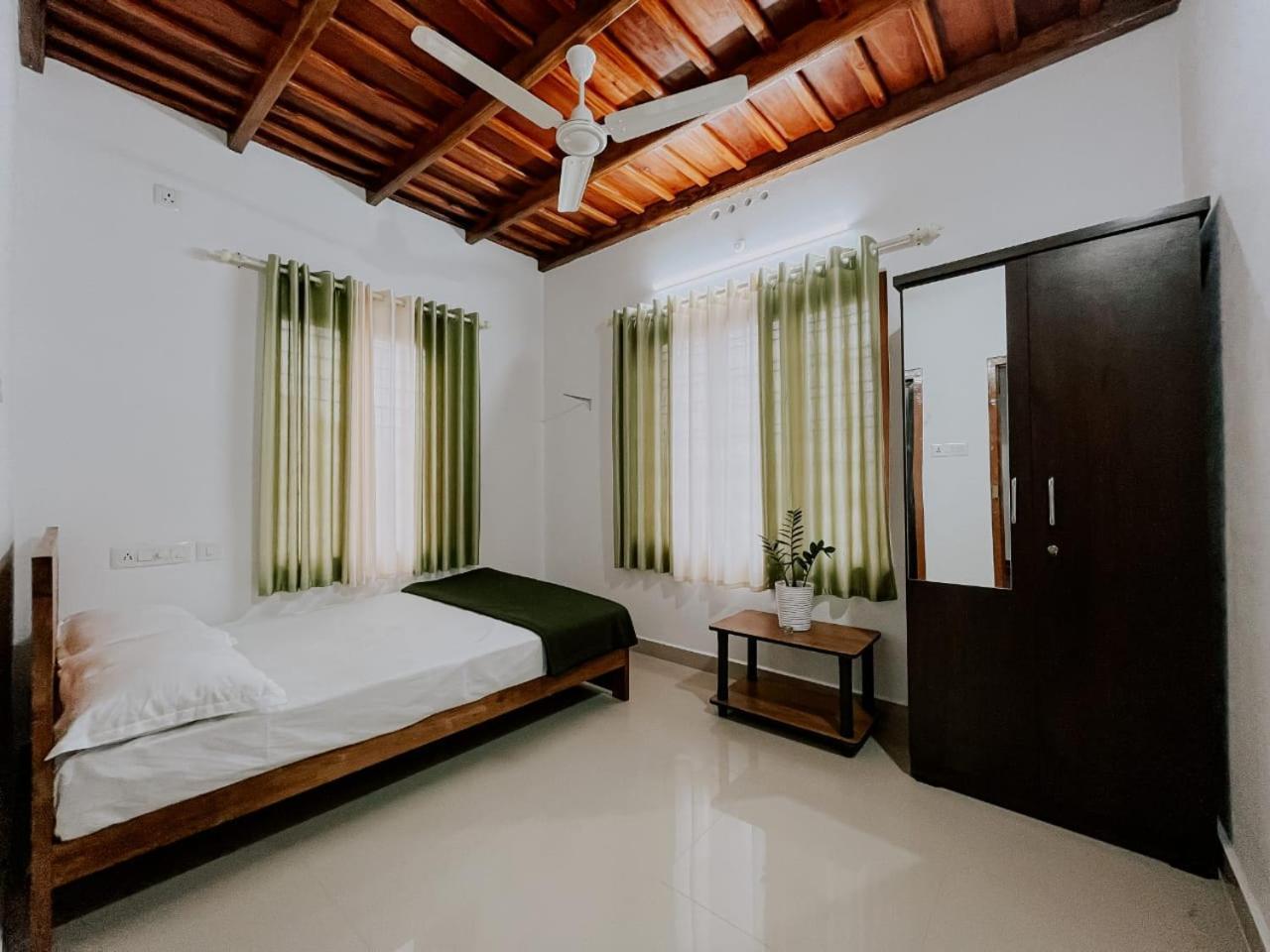 Palkulam Heights Villa Kumudi Eksteriør bilde